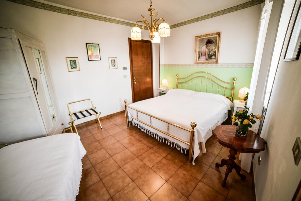 B&B La Casa Gialla Di Luca Mazzè Extérieur photo
